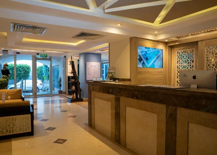 Отель Swiss Wellness Down Town