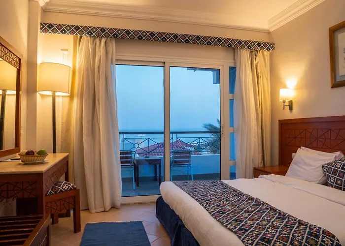 Отель Swiss Wellness Down Town 3*