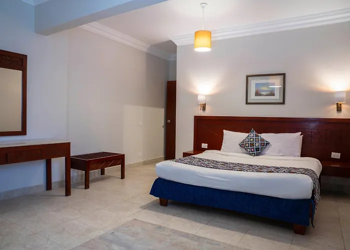 Отель Swiss Wellness Down Town 3*