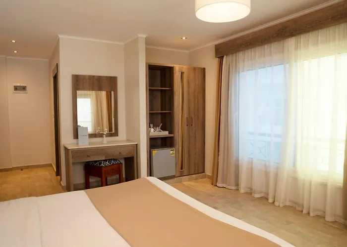 Отель Swiss Wellness Down Town 3*